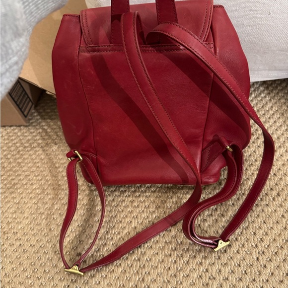 Vintage authentic red leather Coach backpack with gold hardware. - Picture 4 of 9